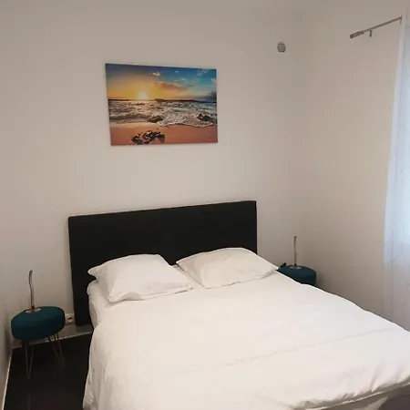 Holiday home Maison Agay Avec Piscine Pres De La Plage *